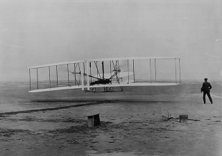 1903-flight-wright-airplane